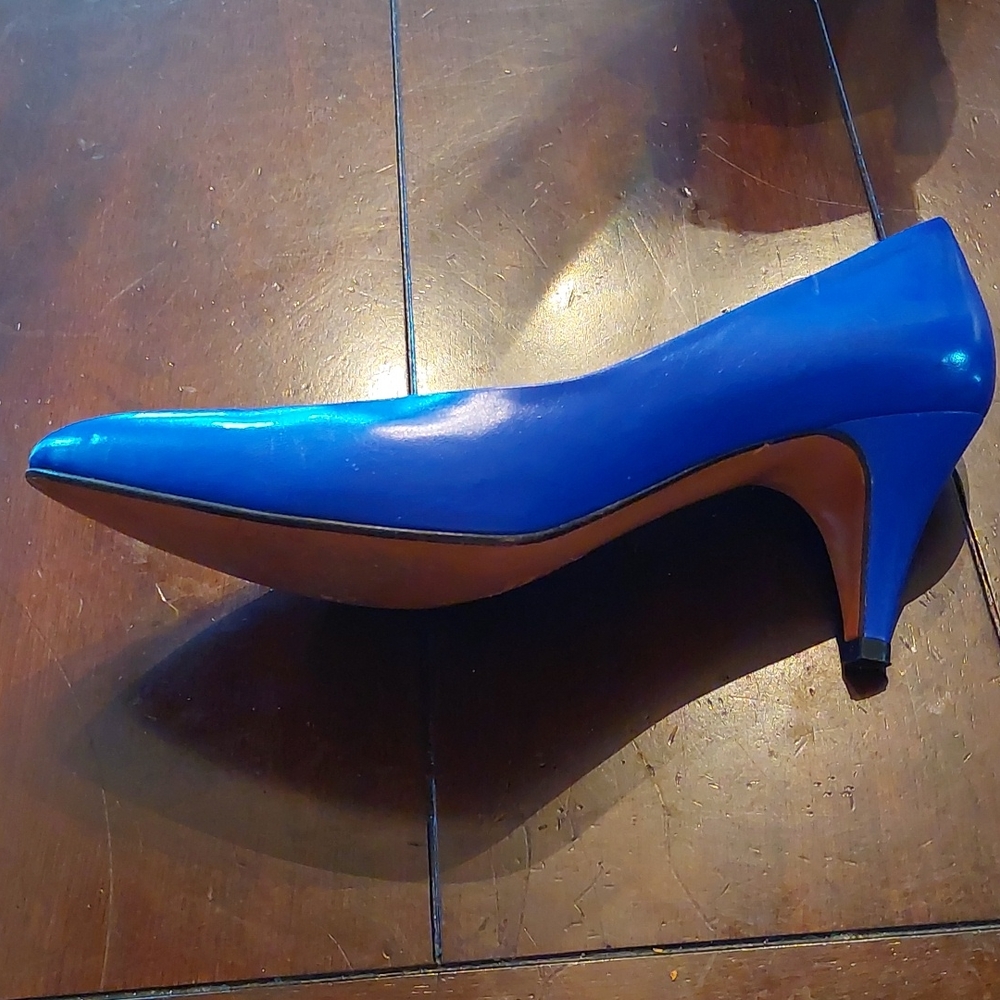 Shoes - Picture 3 of 3